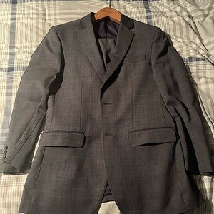 2-piece suit, Jos A Bank, worn once, 40L